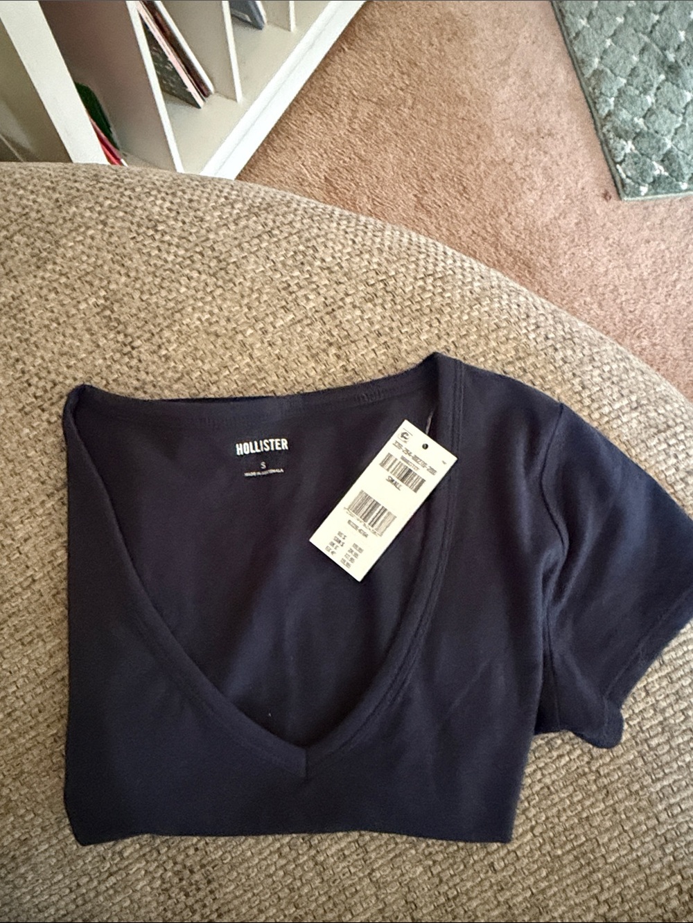 NWT Hollister Navy Blue Small V-Neck Baby Tee